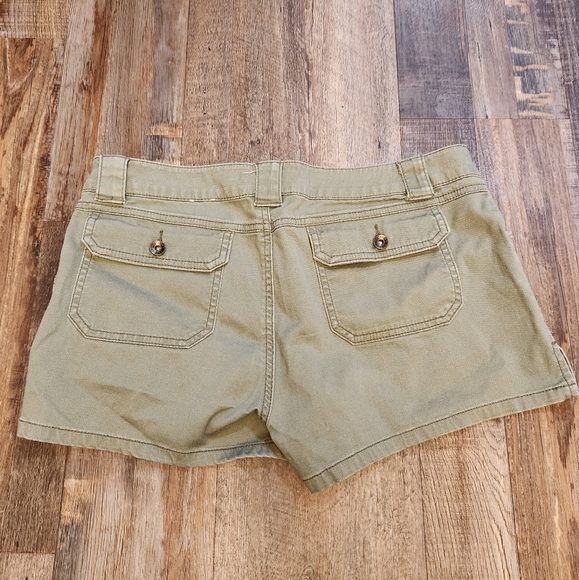 Arizona Shorts - Picture 2 of 4